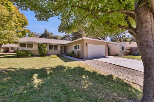 8274 Central Avenue, Orangevale, CA, 95662 | Card Image