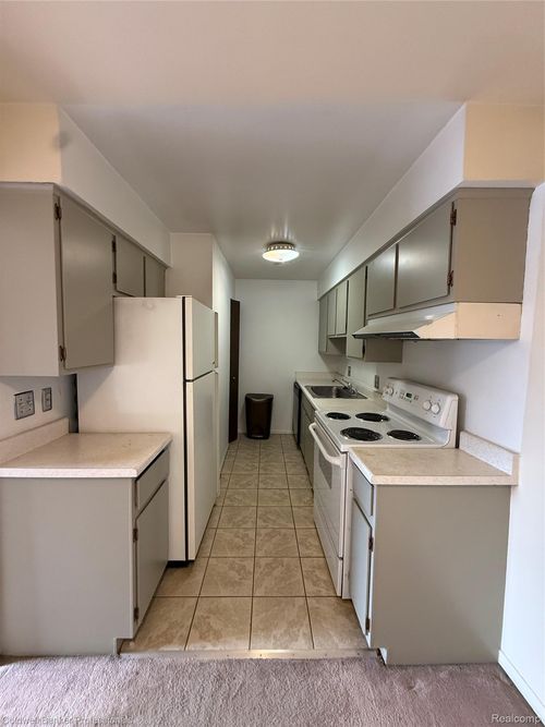 6-510 Montrose Ave, Royal Oak, MI, 48073-2733 | Card Image