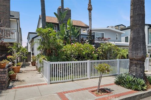415 Goldenrod Ave, Corona del Mar, CA, 92625-2913 | Card Image