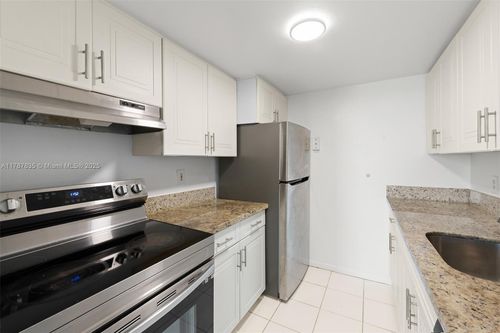 apt-812-2350 Ne 135th St, North Miami, FL, 33181-3549 | Card Image