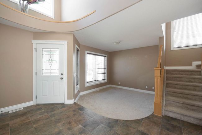 193 Fox Crescent, Home with 5 bedrooms, 3 bathrooms and 4 parking in Fort Mcmurray AB | Image 4