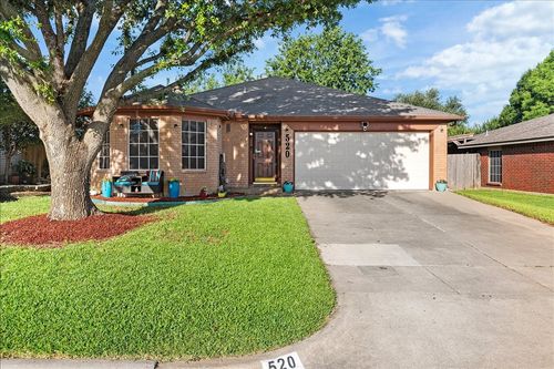 520 Hollyberry Dr, Mansfield, TX, 76063-3641 | Card Image