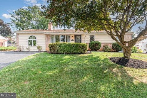 311 Mount Allen Dr, MECHANICSBURG, PA, 17055-6108 | Card Image