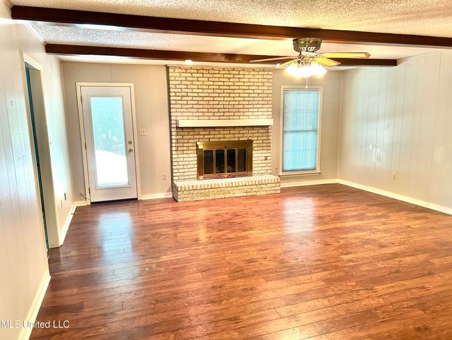 Living Room | Image 10