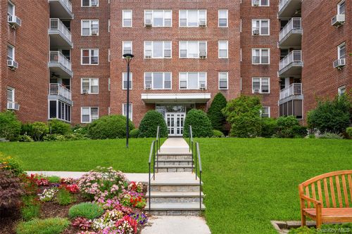 b6p-1255 North Ave, New Rochelle, NY, 10804-2605 | Card Image