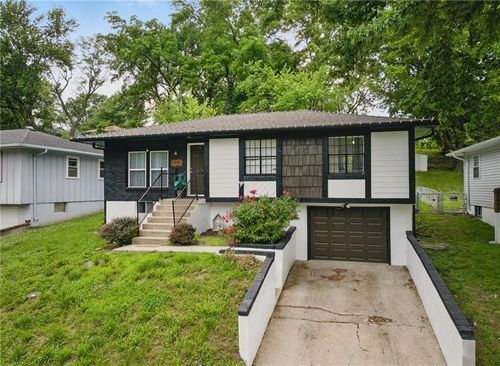 314 N Forest Ave, Sugar Creek, MO, 64054-1315 | Card Image