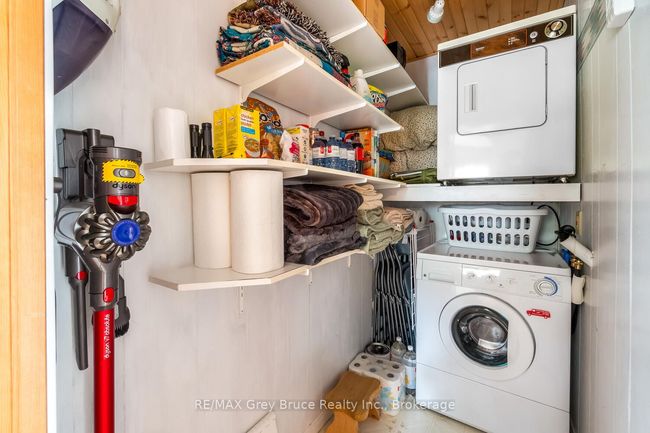 12 Guelph St, House other with 3 bedrooms, 1 bathrooms and 4 parking in Sauble Beach ON | Image 18