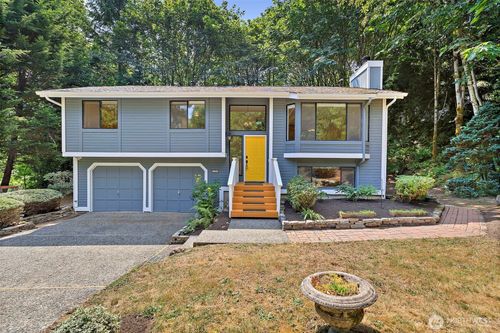 1080 Ridgewood Cir Sw, Issaquah, WA, 98027-4637 | Card Image