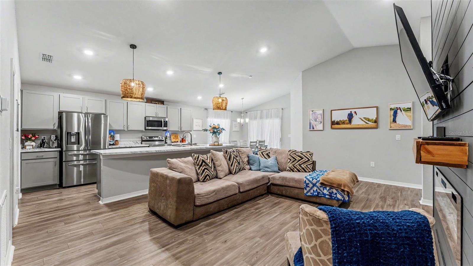 Residential in AUBURNDALE 4