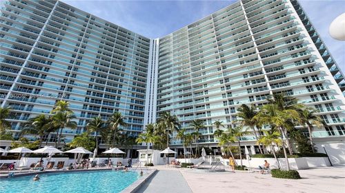 509-100 Bayview Dr, Sunny Isles Beach, FL, 33160-4781 | Card Image