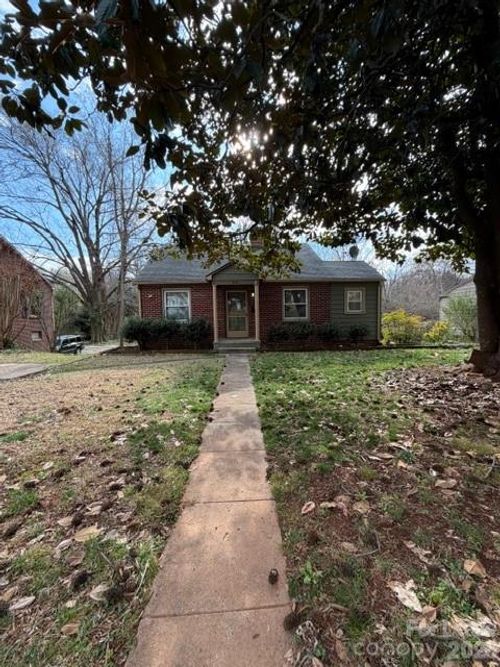 415 7th Avenue Pl Nw, Hickory, NC, 28601-3619 | Card Image