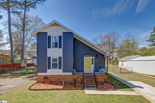 926 Smith Grove Rd, Easley, SC, 29640-9633 | Card Image