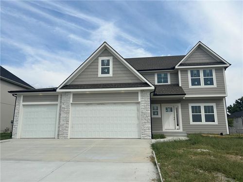 2372 Ne Colonnade Ave, Blue Springs, MO, 64029-7705 | Card Image