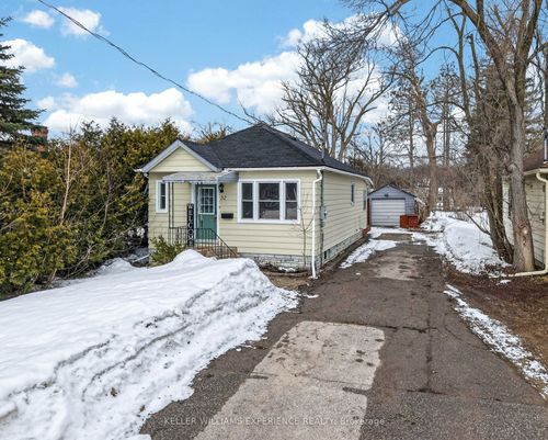 32 Henry St, Barrie, ON, L4N1C4 | Card Image