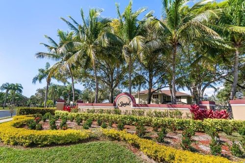 c-40 Essex Ct, Royal Palm Beach, FL, 33411-7942 | Card Image