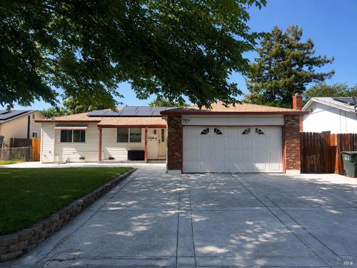 1655 Amapola Street, Vacaville, CA, 95687 | Card Image