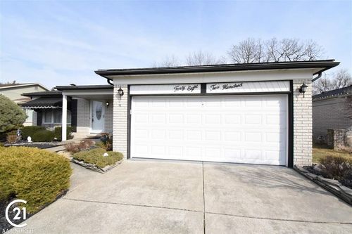 48200 Walden Rd, Macomb, MI, 48044-4911 | Card Image