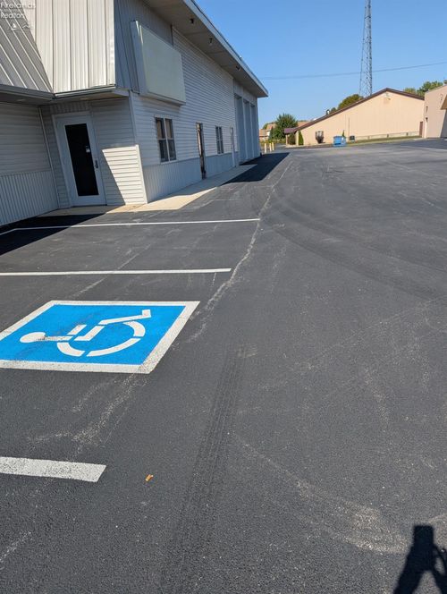 424 Wentz St, Tiffin, OH, 44883-1955 | Card Image