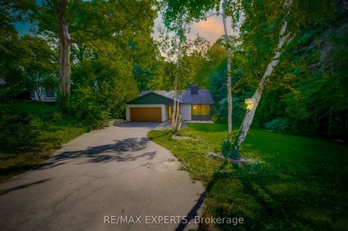1135 Greenoaks Dr, Mississauga, ON, L5J3A1 | Card Image