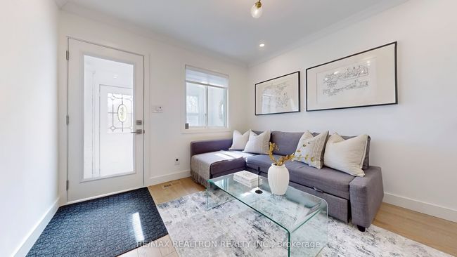 92 Walpole Ave, House attached with 2 bedrooms, 1 bathrooms and null parking in Toronto ON | Image 7
