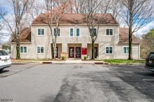 27 Clyde Rd, Somerset, NJ, 08873-5039 | Card Image