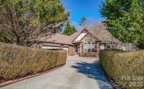 3975 Plantation Dr, Morganton, NC, 28655-6890 | Card Image