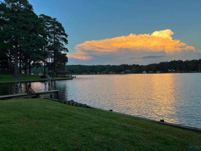 2012 W Lake Dr, House other with 3 bedrooms, 2 bathrooms and null parking in Gladewater TX | Image 28