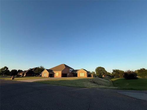 1030 Belmonte Court, Yukon, OK, 73099 | Card Image