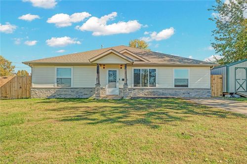 501 S 12th St, Rogers, AR, 72756-4301 | Card Image