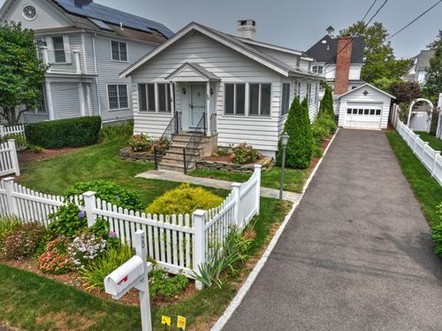 20 Norwalk Ave, Westport, CT, 06880-6828 | Card Image