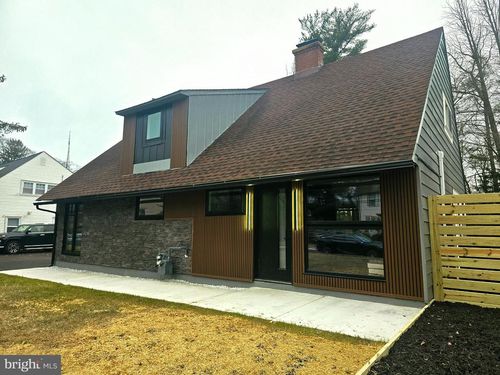 8004 Gladstone Rd, WYNDMOOR, PA, 19038-7608 | Card Image