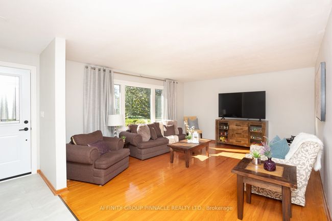 44 St David St, House other with 5 bedrooms, 2 bathrooms and 4 parking in Lindsay ON | Image 5