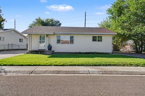 932 Laura Ave, Fruita, CO, 81521-2417 | Card Image