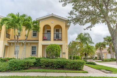 8248 Josefa Way, Home with 3 bedrooms, 3 bathrooms and null parking in Naples FL | Image 2