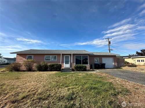 514 S Schneirla St, Moses Lake, WA, 98837-2849 | Card Image