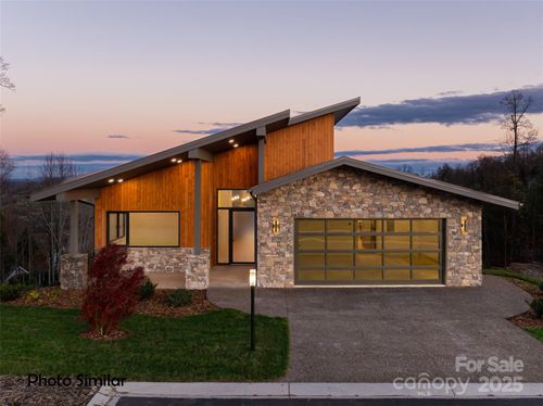 247 Coachman Dr, Hendersonville, NC, 28791-0090 | Card Image
