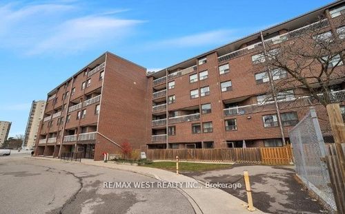 306-4062 Lawrence Ave E, Toronto, ON, M1E4V5 | Card Image