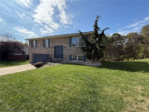 3233 Saint Charles Dr, Steubenville, OH, 43952-3509 | Card Image