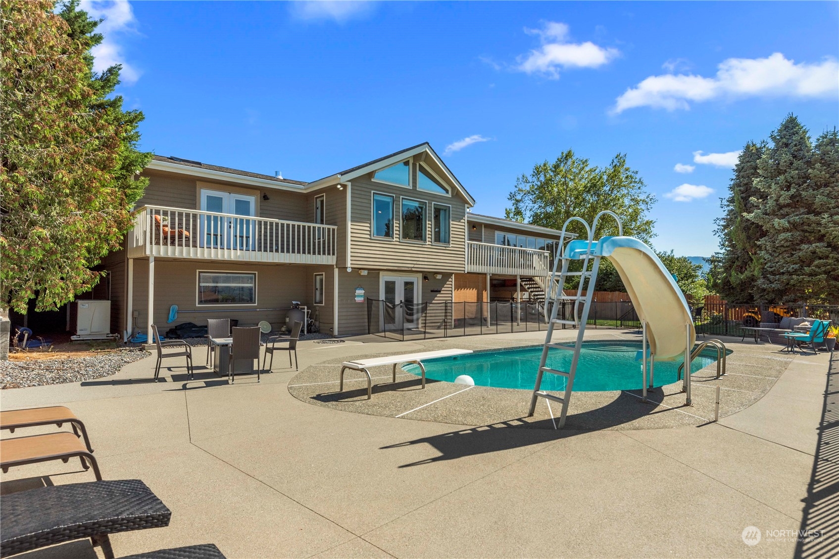 10th St, East Wenatchee, WA 98802