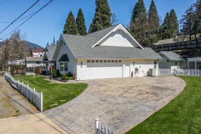 20 Taylor Street, House other with 3 bedrooms, 2 bathrooms and 5 parking in Weaverville CA | Image 3