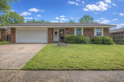 1725 Pine Ave, Broken Arrow, OK, 74012-5214 | Card Image