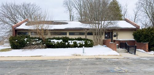 9-1515 W Walnut St, Jacksonville, IL, 62650-1158 | Card Image