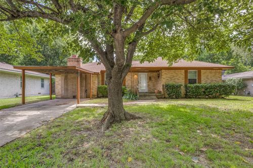 1306 Magnolia St, Gainesville, TX, 76240-2936 | Card Image