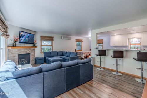 2012 Hanaford Ave, Bismarck, ND, 58501-2956 | Card Image