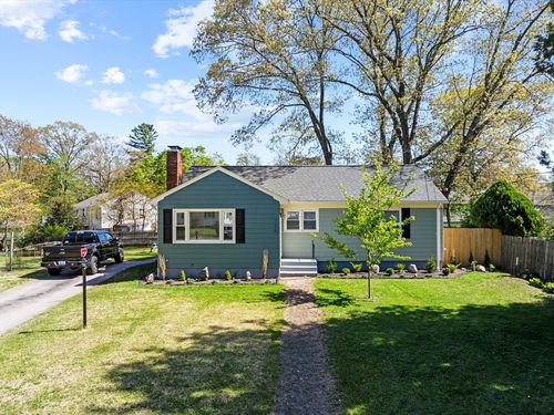 136 Phillips Ave, Warwick, RI, 02888-2228 | Card Image
