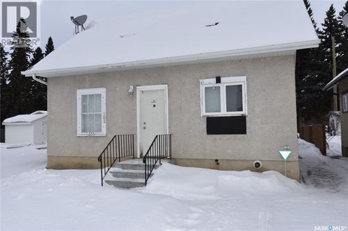 302 Main St, White Fox, SK, S0J3B0 | Card Image