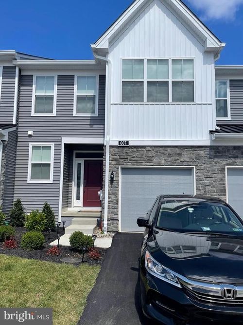 607 Mockernut Ct, CHESTER SPRINGS, PA, 19425-9576 | Card Image