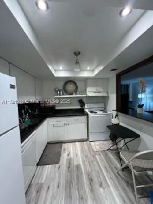 apt-112-801 Three Islands Blvd, Hallandale Beach, FL, 33009-2833 | Card Image