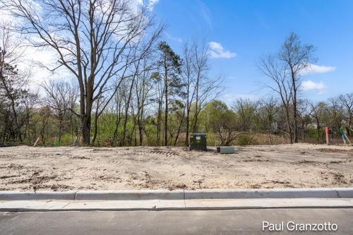 3044 Arbor Creek Avenue Se, Kentwood, MI, 49512 | Card Image