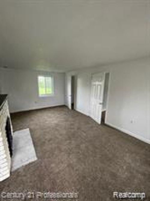 28752 Glenwood St, Inkster, MI, 48141-1690 | Card Image